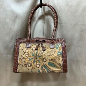 Liz Claiborne  muted cream & blue floral w/reptile trim.  26-H8De